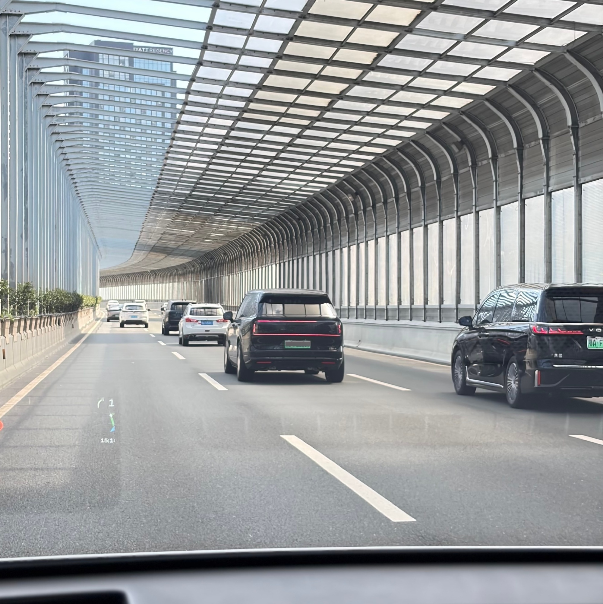 感受小米澎程在路上的厚重感几乎跟 mpv 一样大了
