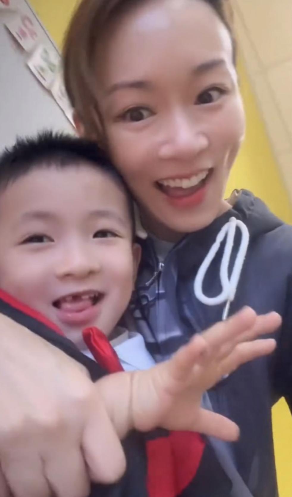 杨思琦公开儿子小班毕业照片，3岁儿子帅气可爱，神秘丈夫仍缺席
45岁的港姐杨思琦