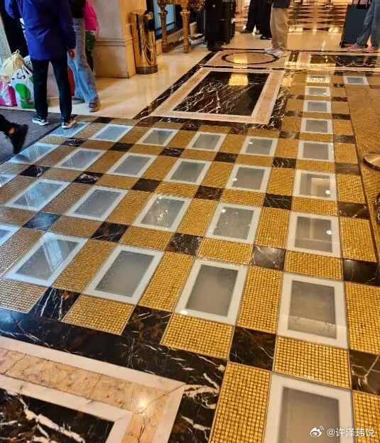 英皇娱乐酒店940万买黄金卖近1亿卖掉净赚9020万，20年黄金地砖直接变现