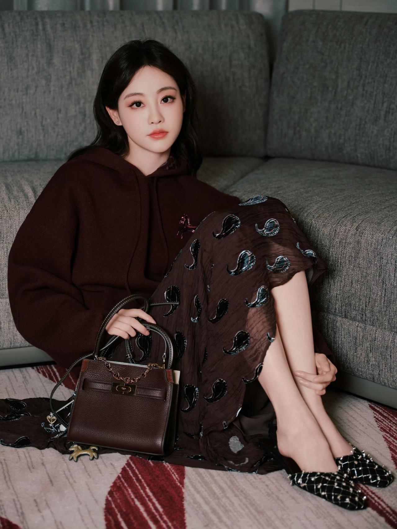 质感拉满，祝祝特别适配哇[飞吻]
祝绪丹