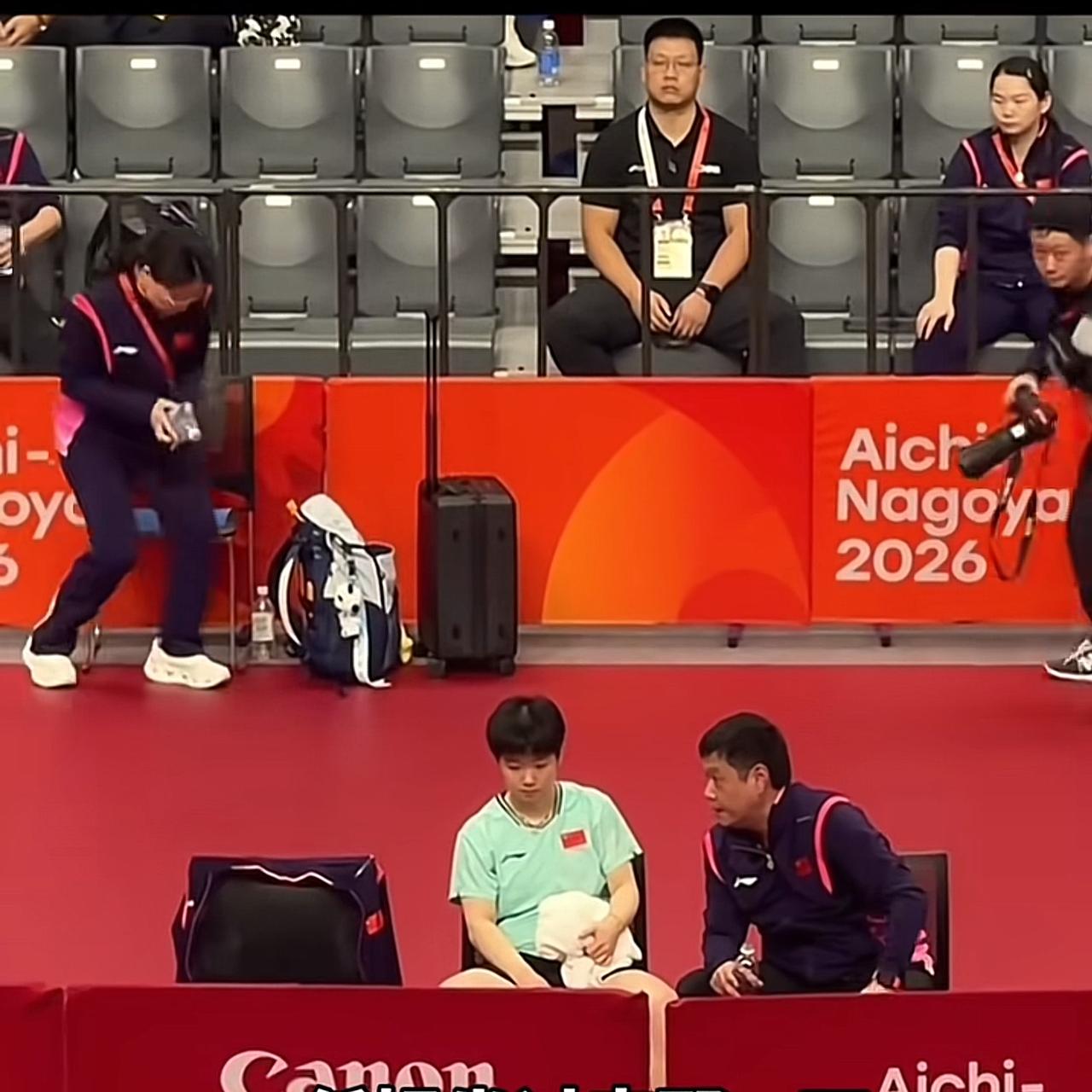coco ：莎莎。
莎：嗯。

coco ：别自责了！
莎：心里有点难过。

c