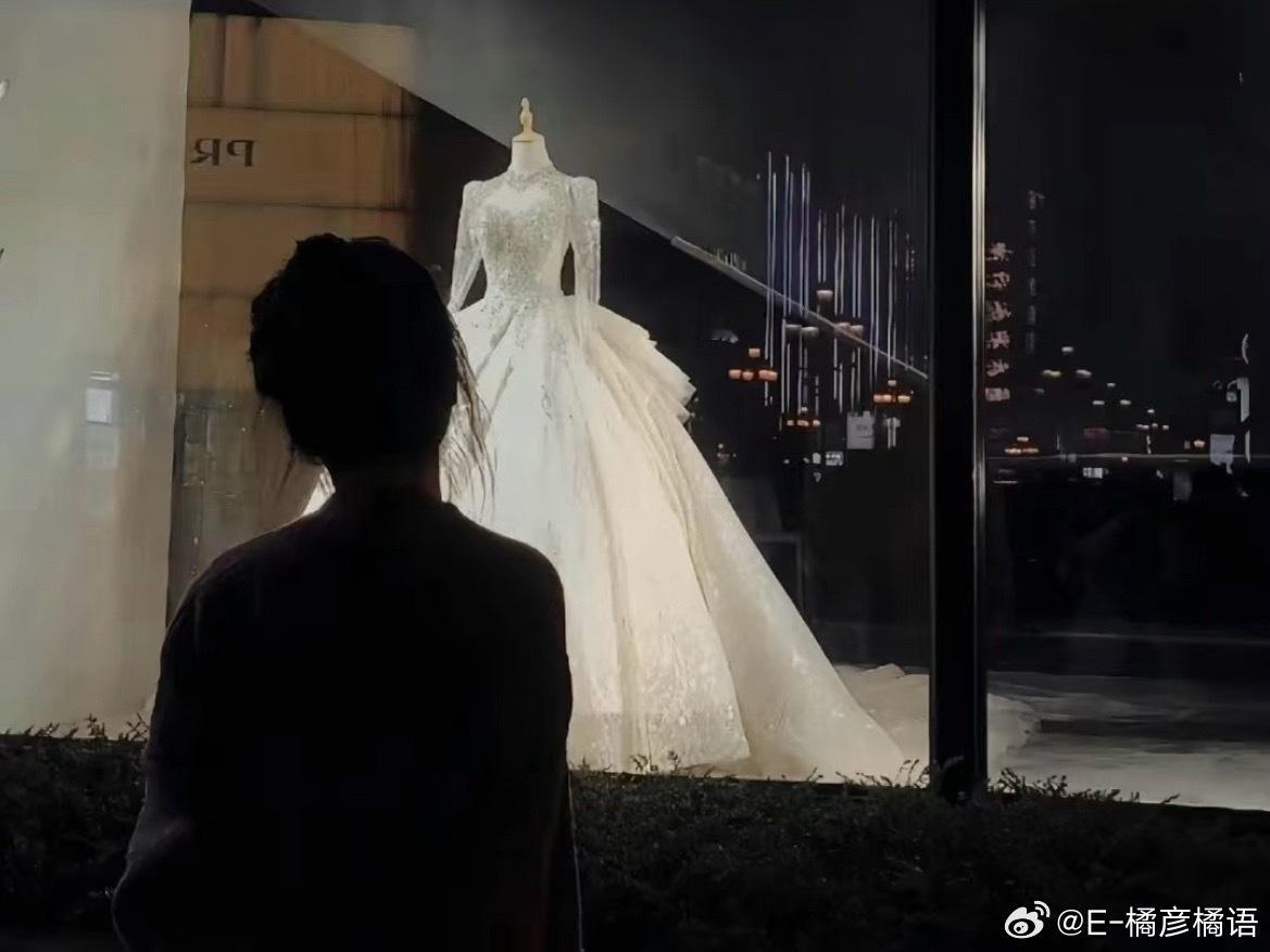已经分不清是想结婚还是想出片了，别人结婚是开启新生活，我结婚是想拍一组人生照片，
