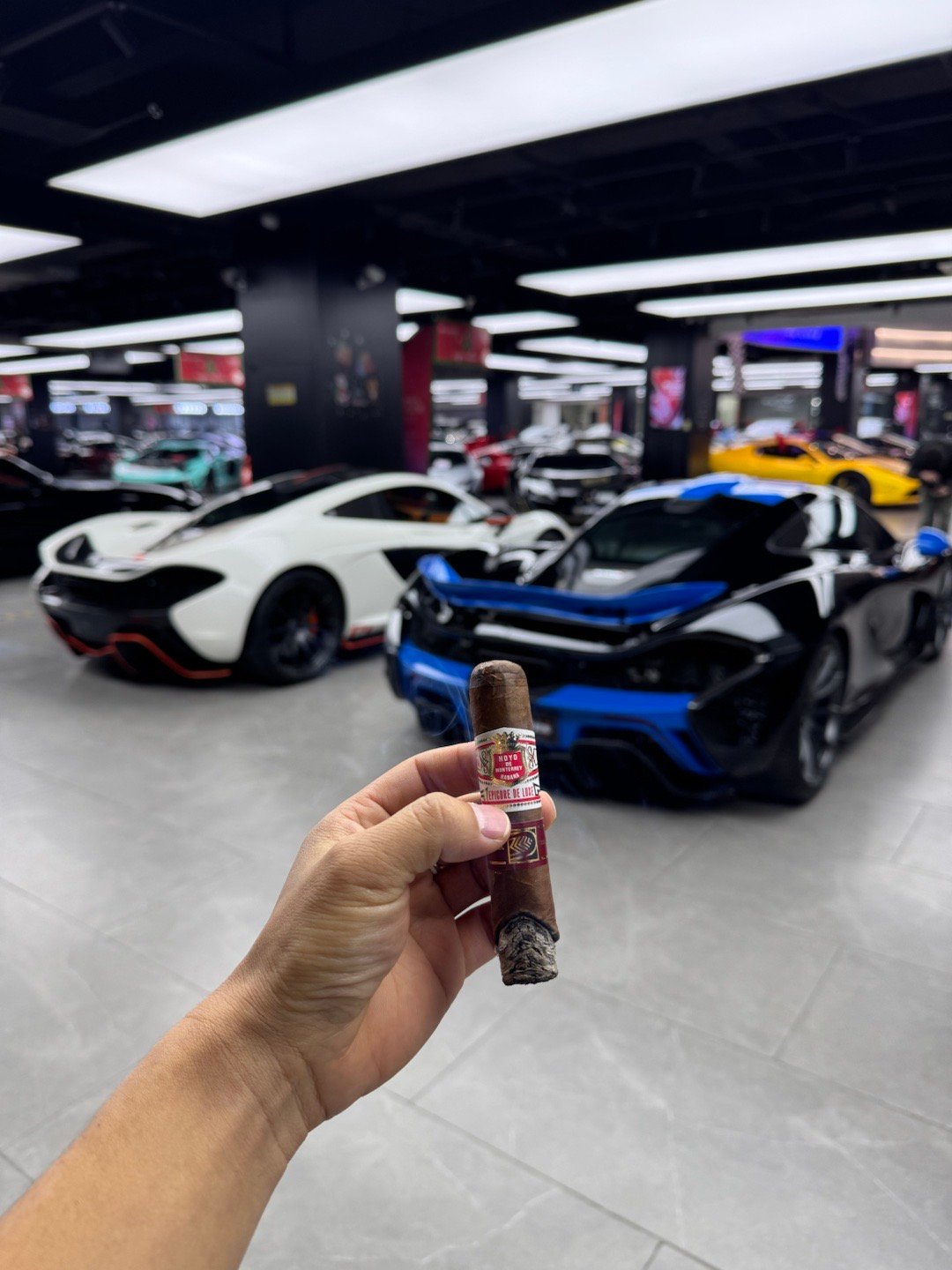 喝茶 抽茄 赏车…人生一大幸事也！ 