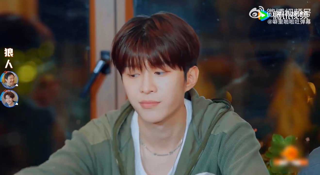 范丞丞的狼人杀体验卡仅限第一晚！“我又死了”、“给我打个码”真是又心酸又好笑。一