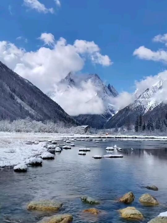 3.8号所有女生免票❗一起冲四姑娘山❗