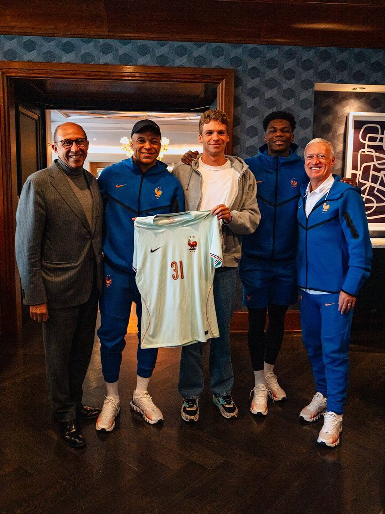 姆巴佩  基利安·姆巴佩 x 莱昂·马尔尚👦🏽👦🏼今晚他也会观赛👀姆巴