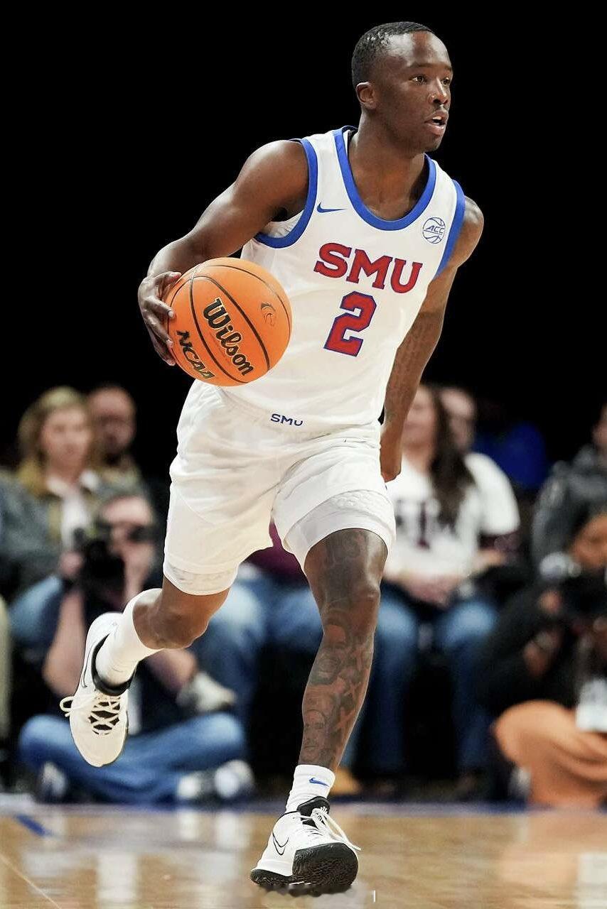SMU 的 Boopie Miller 是在 NBA G League 联合试训