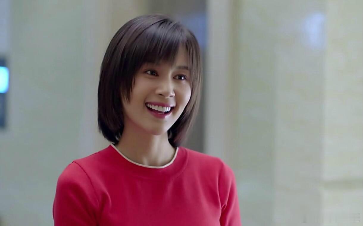 王子文把莫奈花园穿在身上 这不是欢乐颂中的曲筱绡嘛，我们的大美女[抱一抱][抱一