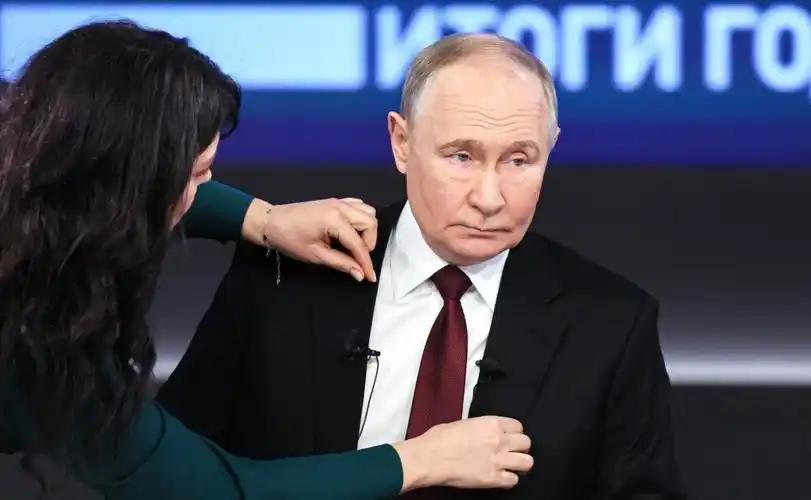 为什么说中国得防着点俄罗斯？普京今年72岁了，这位掌舵俄罗斯25年的硬汉终将谢幕