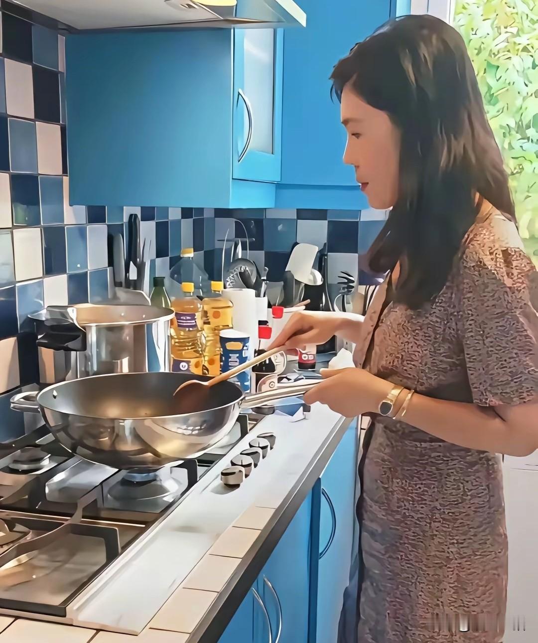 女性为什么嫁给老外后反而变得特别贤惠呢？
不是因为她们看到更自由的文化，更不是遇