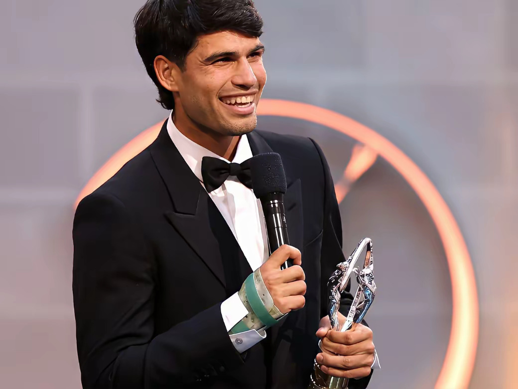 阿尔卡拉斯首次荣膺劳伦斯年度最佳男运动员奖，历史上男网获奖情况如下:1.费德勒(