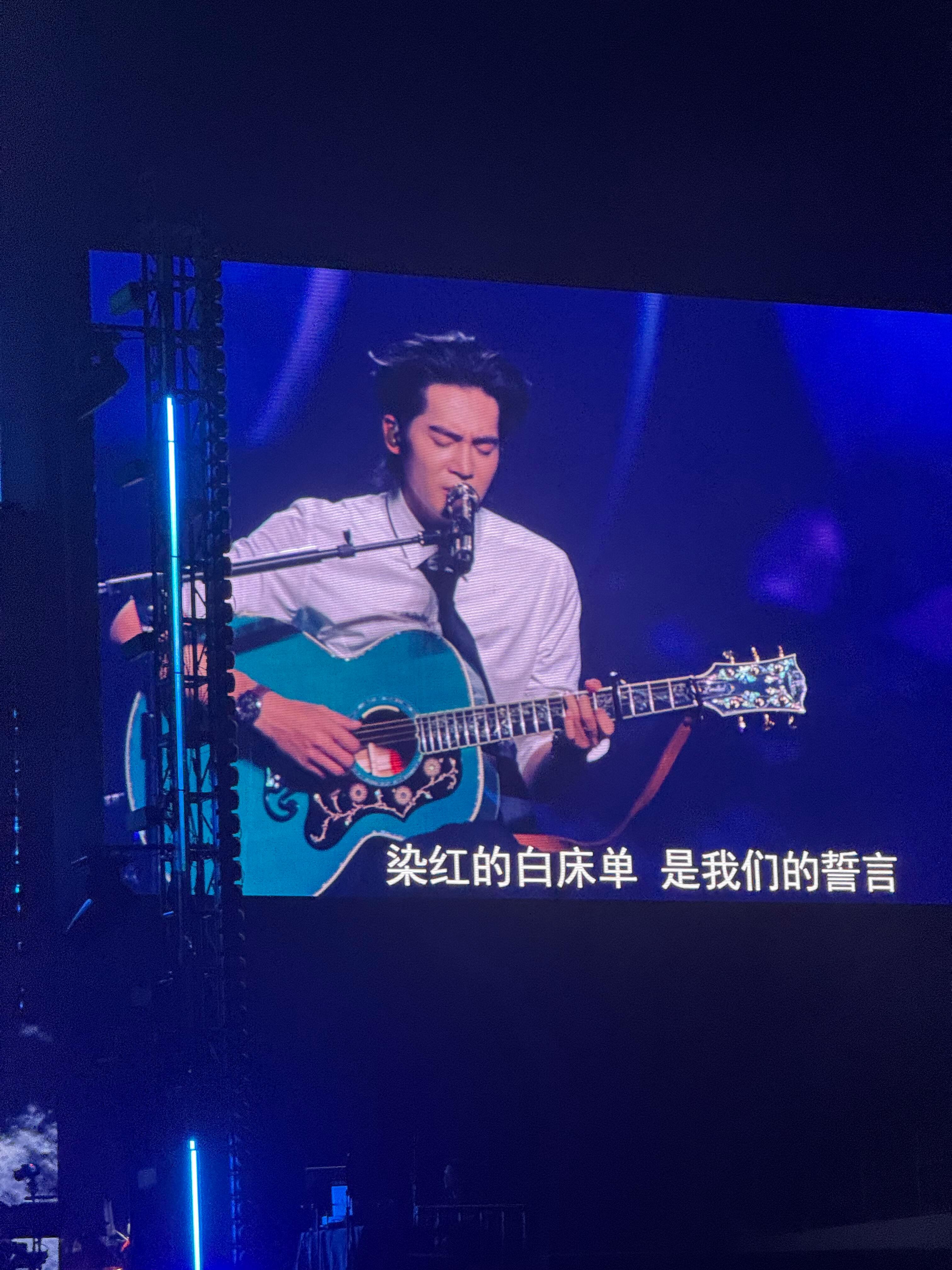 谁懂于适咬拨片这一下 谁懂啊！于适咬吉他拨片那几秒直接让我疯狂心动！创作、唱歌、