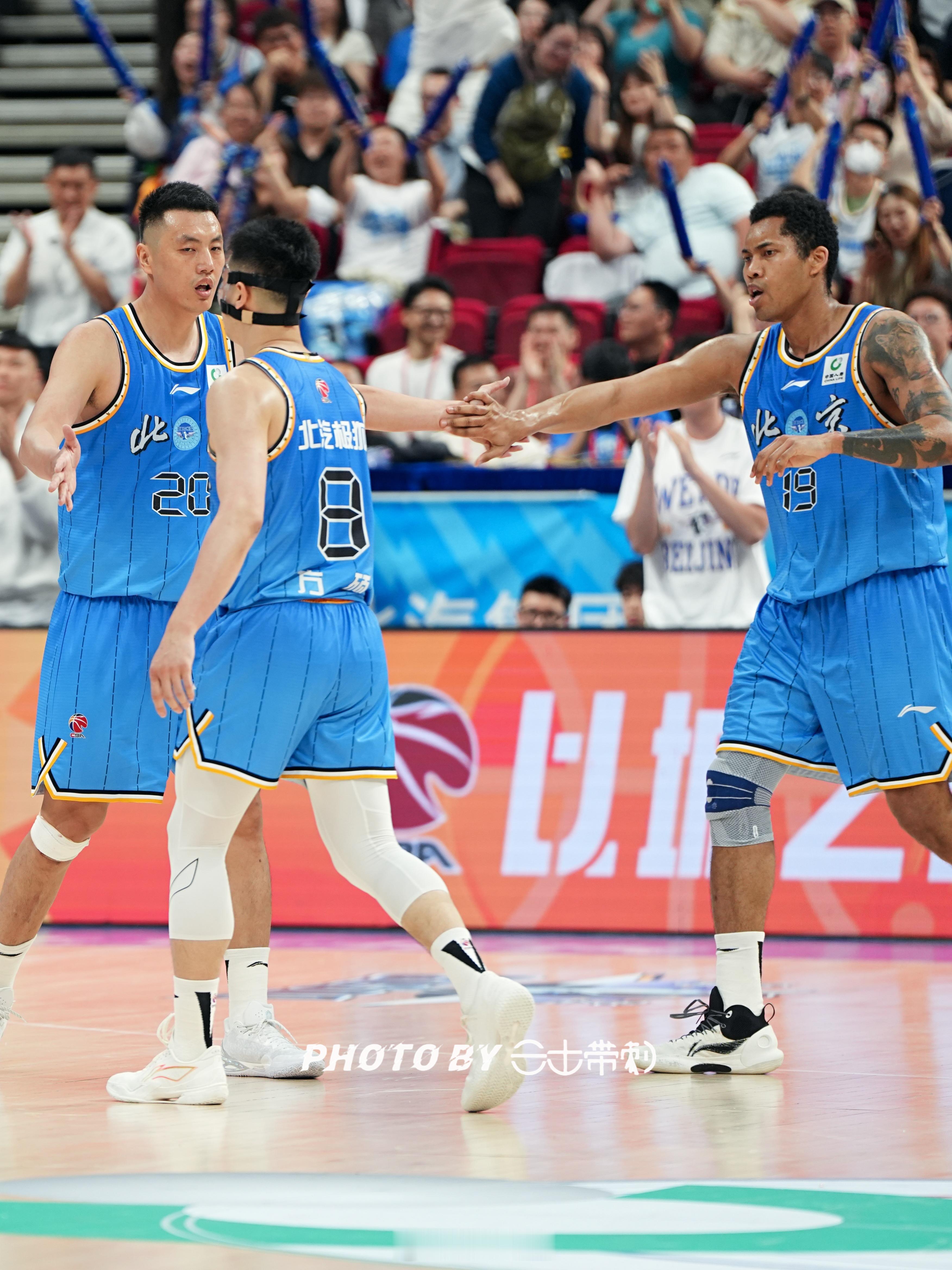 cba季后赛 输了，但哥几个拼到最后，干！ 北京·五棵松
