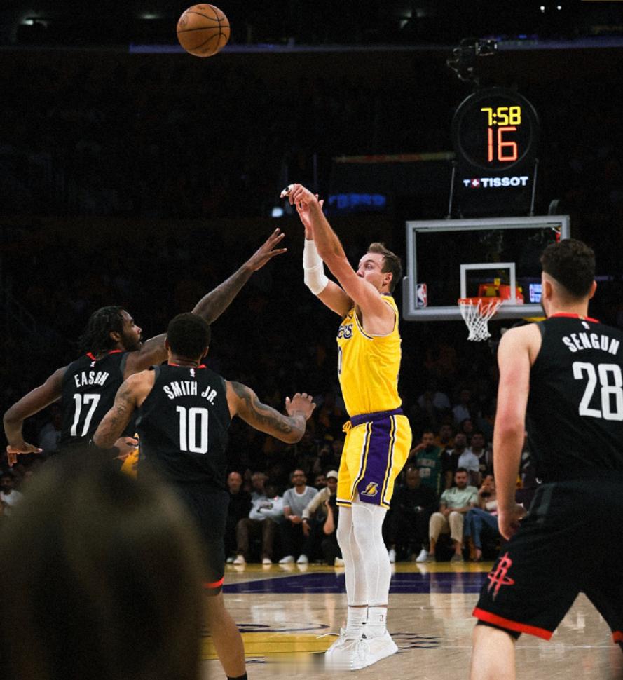 讲真，如果克尼普尔能打成肯纳德这样，进季后赛的就是黄蜂了。就常规赛收官阶段和季后