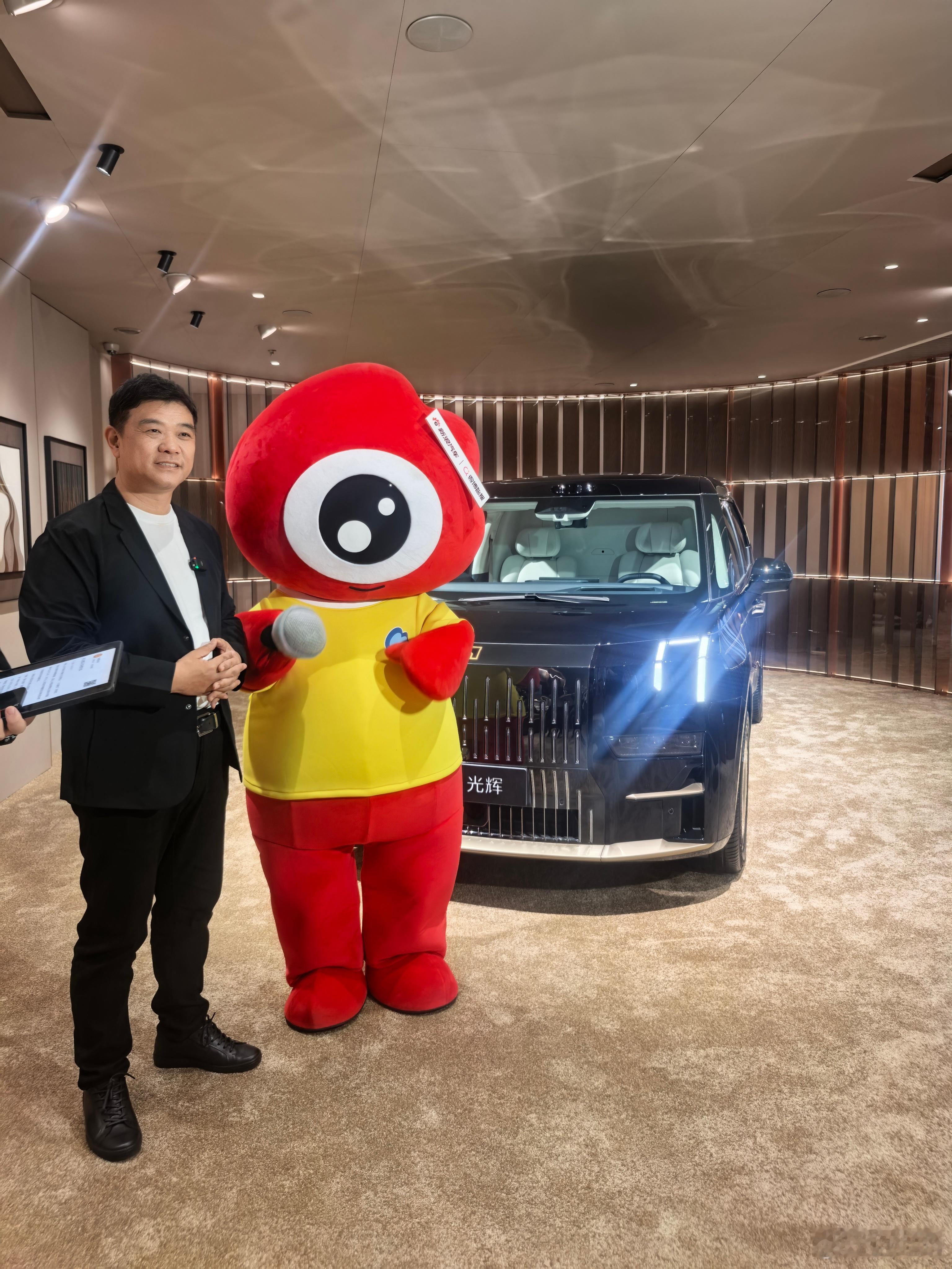 原来汽车总裁都是e人 吉利林杰都和微博大眼仔互动了，你说e不e吧