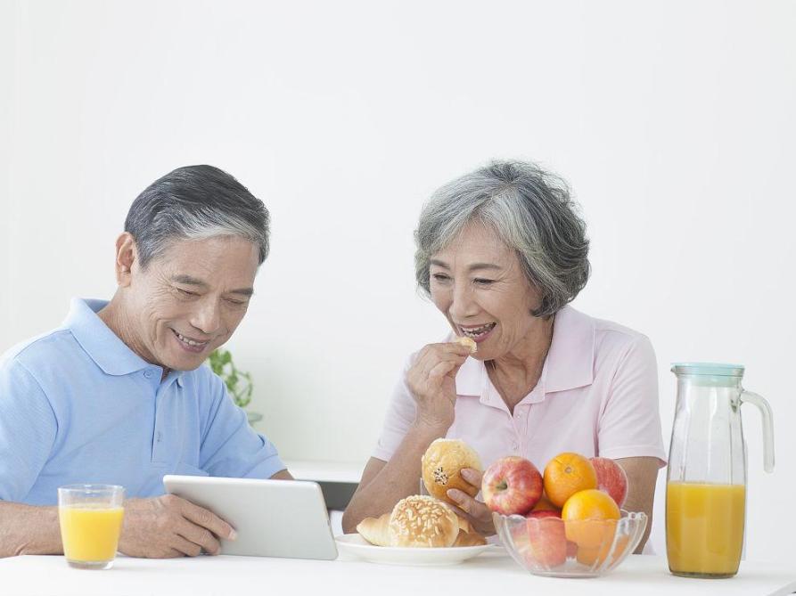早上起床后，宁愿饿肚子，尽量少吃这4类早餐，医生：尽早了解

“这早餐吃得我心惊