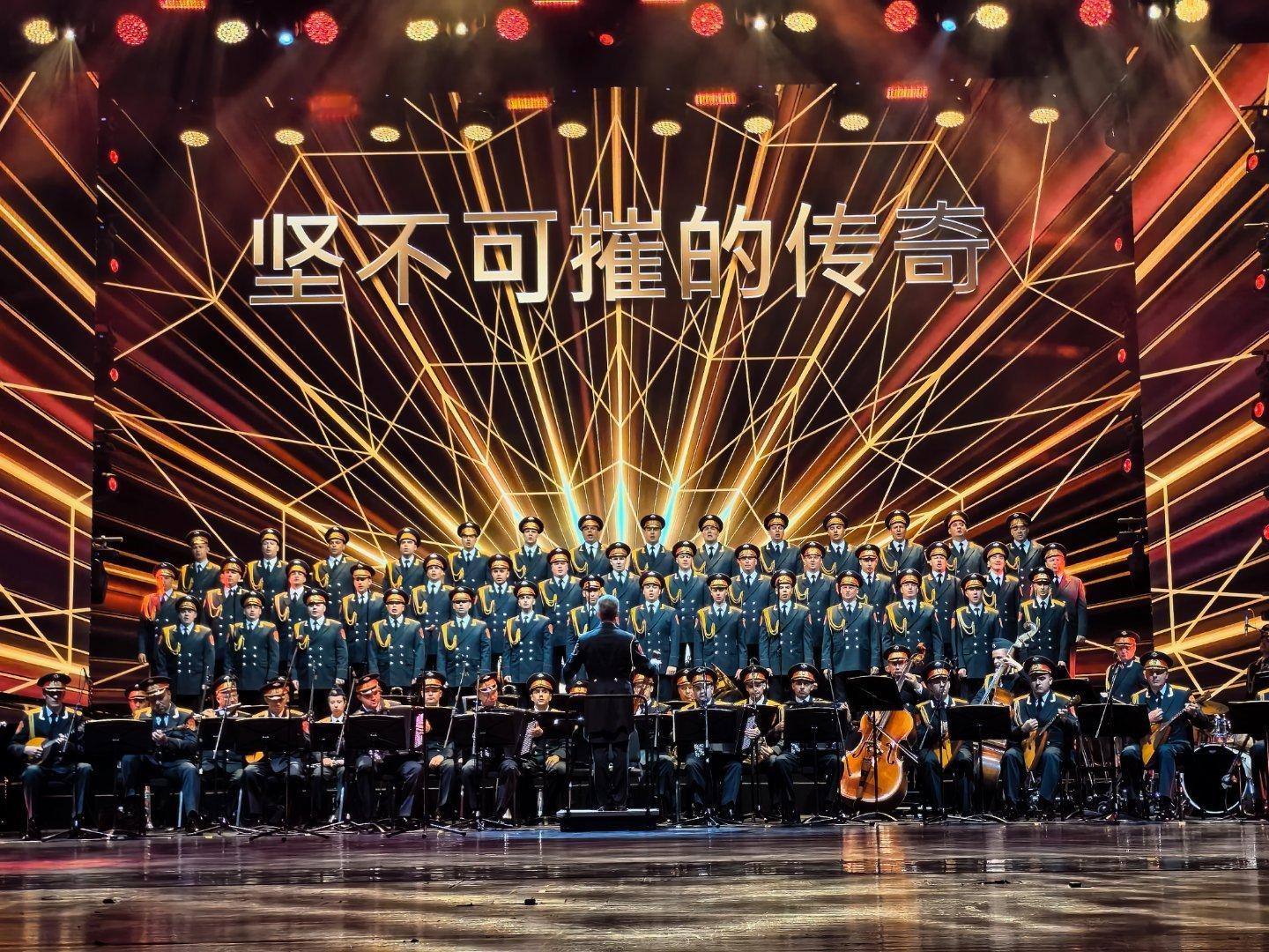 今天的现场真是太好了，观众互动也比较好，加了神圣的战争和国际歌，上半场边听边流泪