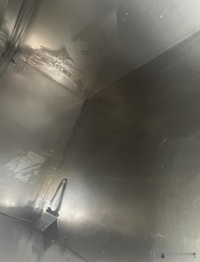 不锈钢橱柜那么完美，为什么装的人却不多？大实话不吐不快
前年装修，去朋友家看到不