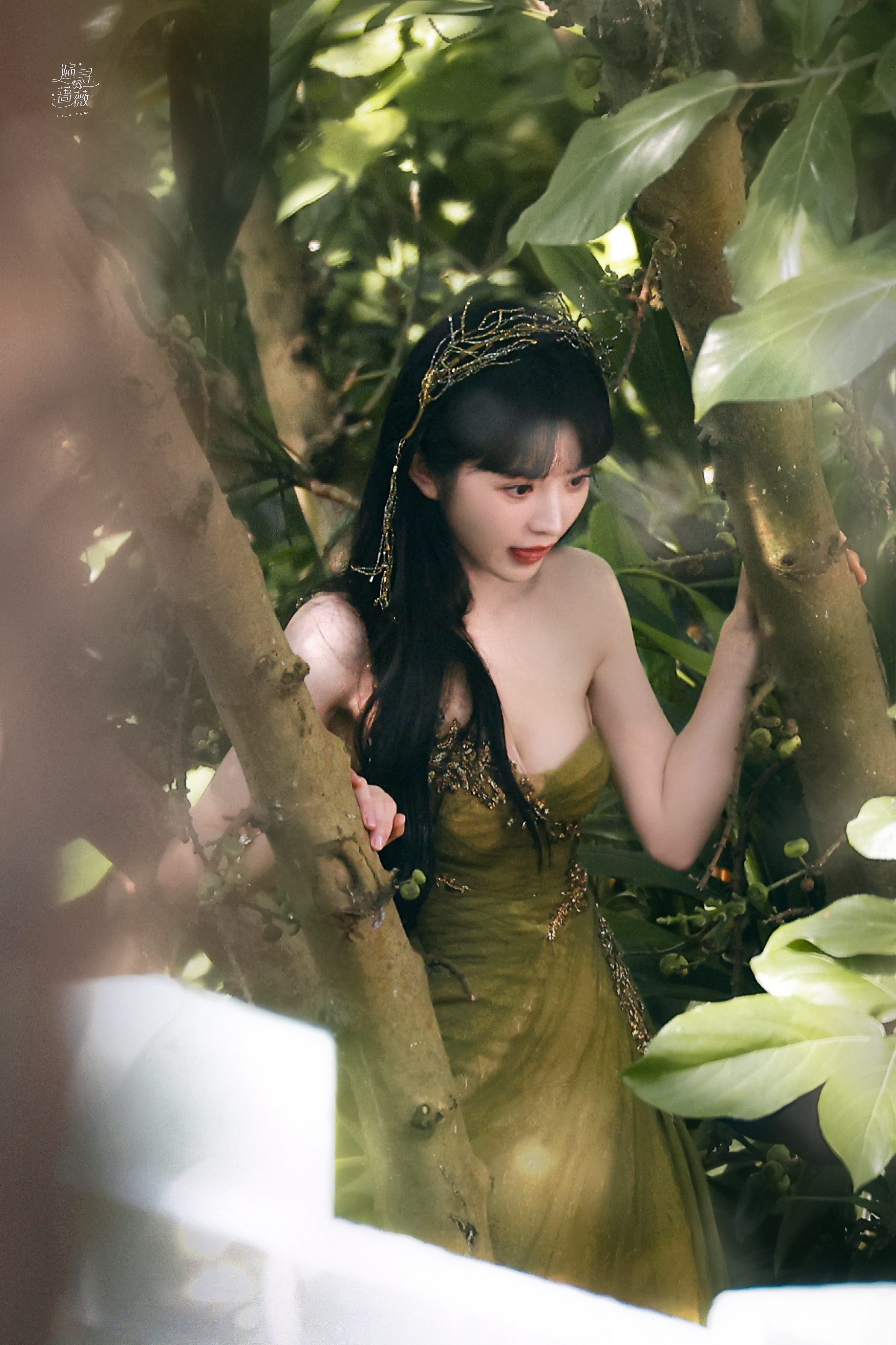 田曦薇出发参加尖叫之夜回顾田曦薇尖叫之夜的领奖造型，期待今年的薇薇