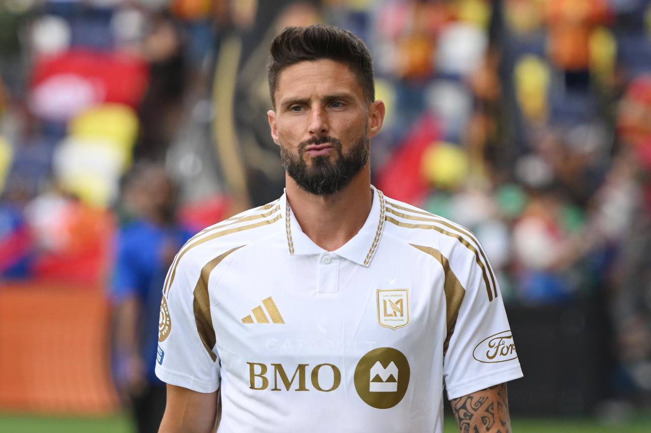 奥利维耶·吉鲁将在与洛杉矶足球俱乐部（LAFC）达成解约协议后加盟里尔。吉鲁的合