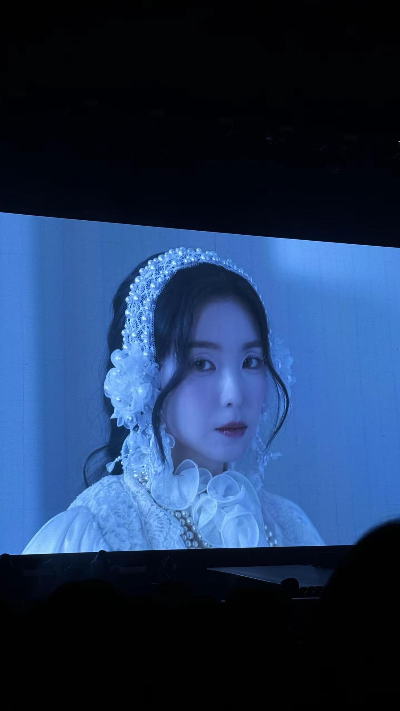美…