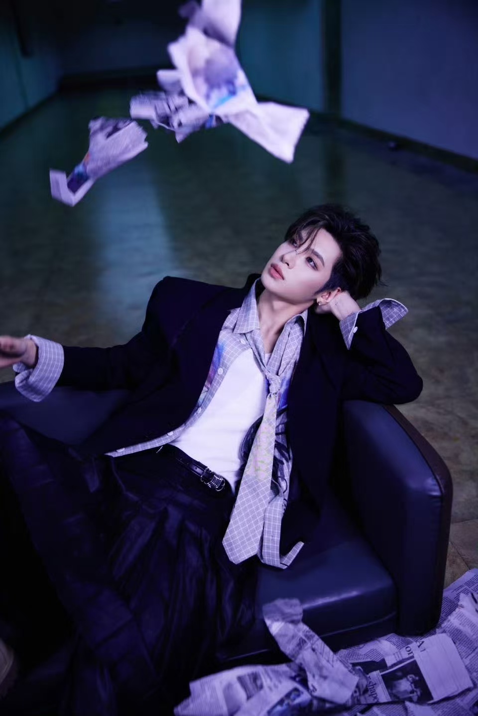 沈明辉在舞台这块得学学黄明昊 看完黄明昊现场终于知道什么叫专业爱豆！唱跳俱佳掌控