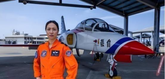 台湾女飞行员郭文静曾称：只要长官敢下令，我将毫不犹豫地击落歼20 ！我想说，长官