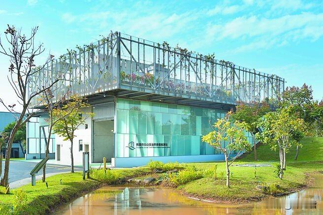 20260610龟山检测站 华丽变身绿建筑
桃园市环保局推动龟山柴油车排烟检测站