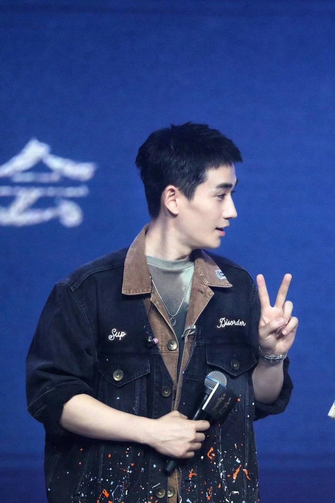🐽🐽表示：✌🏻朱一龙 ​​​