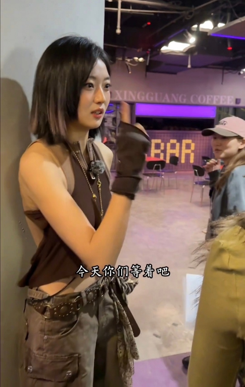 孙千看往期开推练胆量开始推理吧 为了录开推专门补了往期，孙千这准备工作做得挺足。