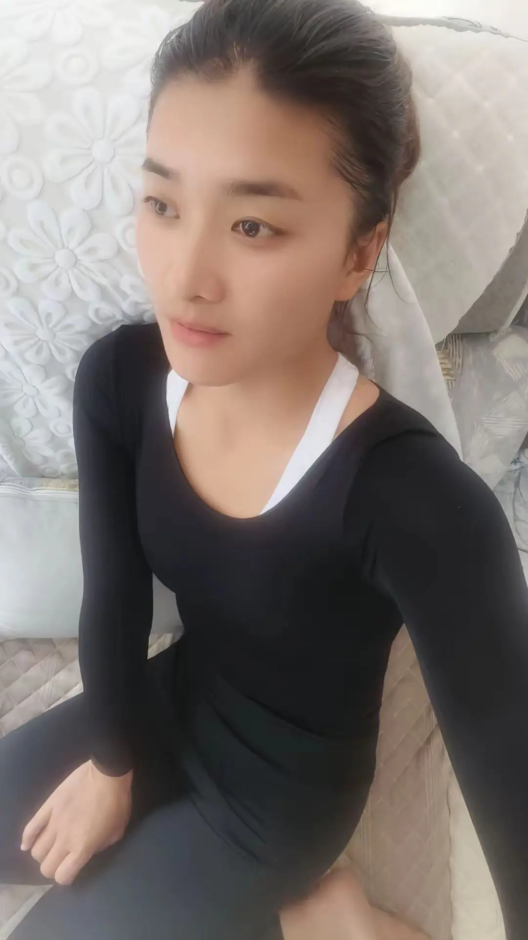 致所有独自前行的兄弟：光终会来。一个人健身，一个人把日子过顺，始终相信...