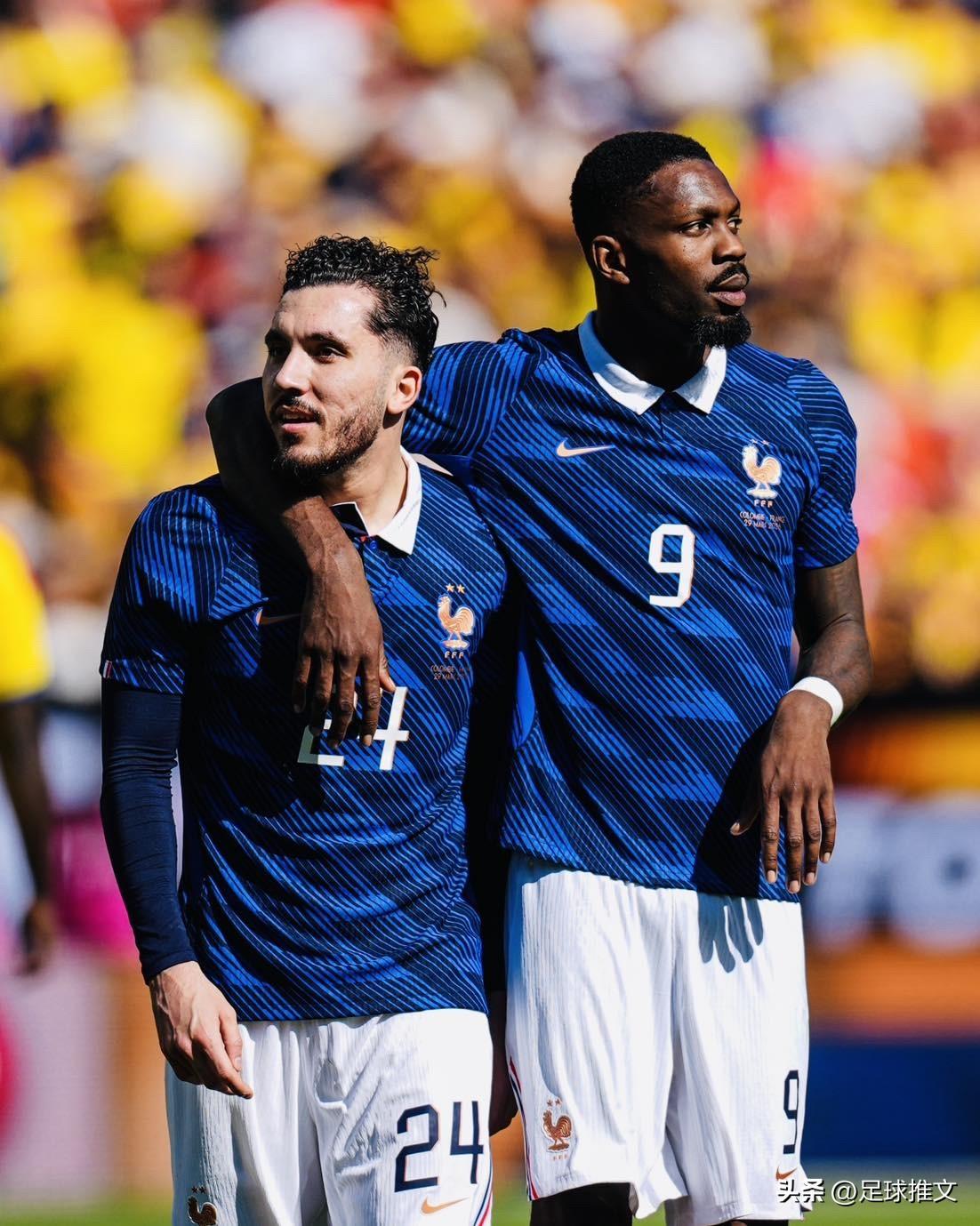 法国队近期在美国进行的两场世界杯热身赛中展现恐怖阵容深度，先是十人作战2-1力克