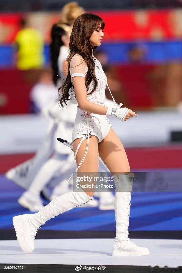 亚洲唯一登陆世界杯舞台的女艺人—Lisa 