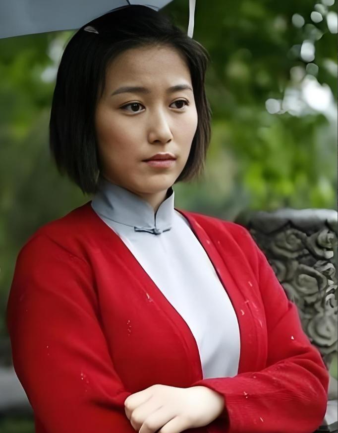 2026 年四月，抗战题材剧集《八千里路云和月》正式上线播出，平稳的剧情节奏和贴