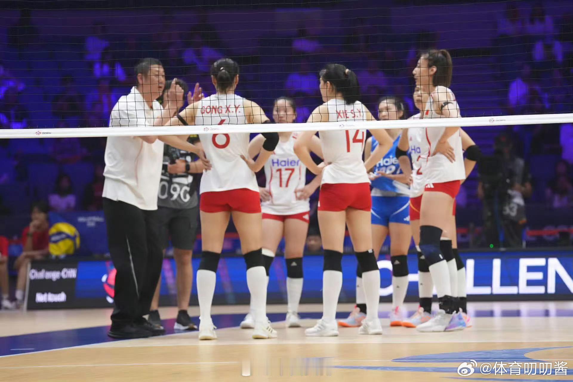 中国女排vs伊朗女排首发 [话筒]2026女排亚锦赛半决赛中国女排vs伊朗女排首