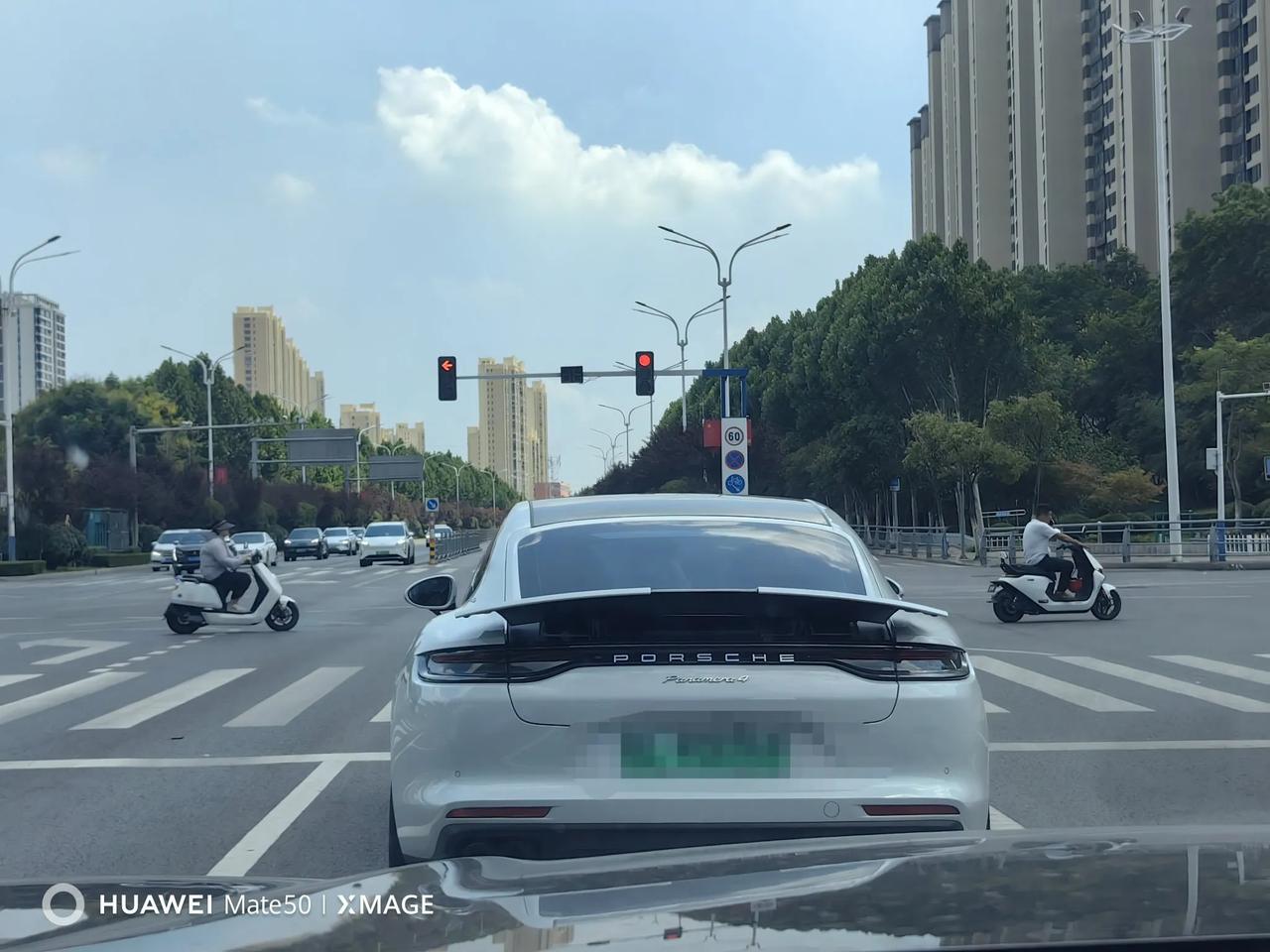 小米Su7 UItra这大尾翼看着就很性能车[狗头][狗头][狗头]