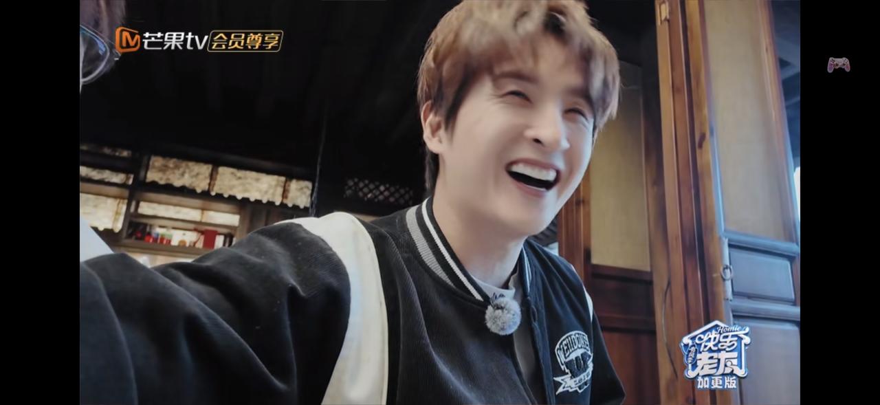 快乐老友记加更版，好久没看到兄弟们这么畅快的笑了！这为什么是加更版？不值得放在正