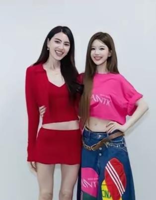 论内娱普女在国际上的含金量。

说到众筹的内娱四大普女，赵露思赫然榜上有名，然而