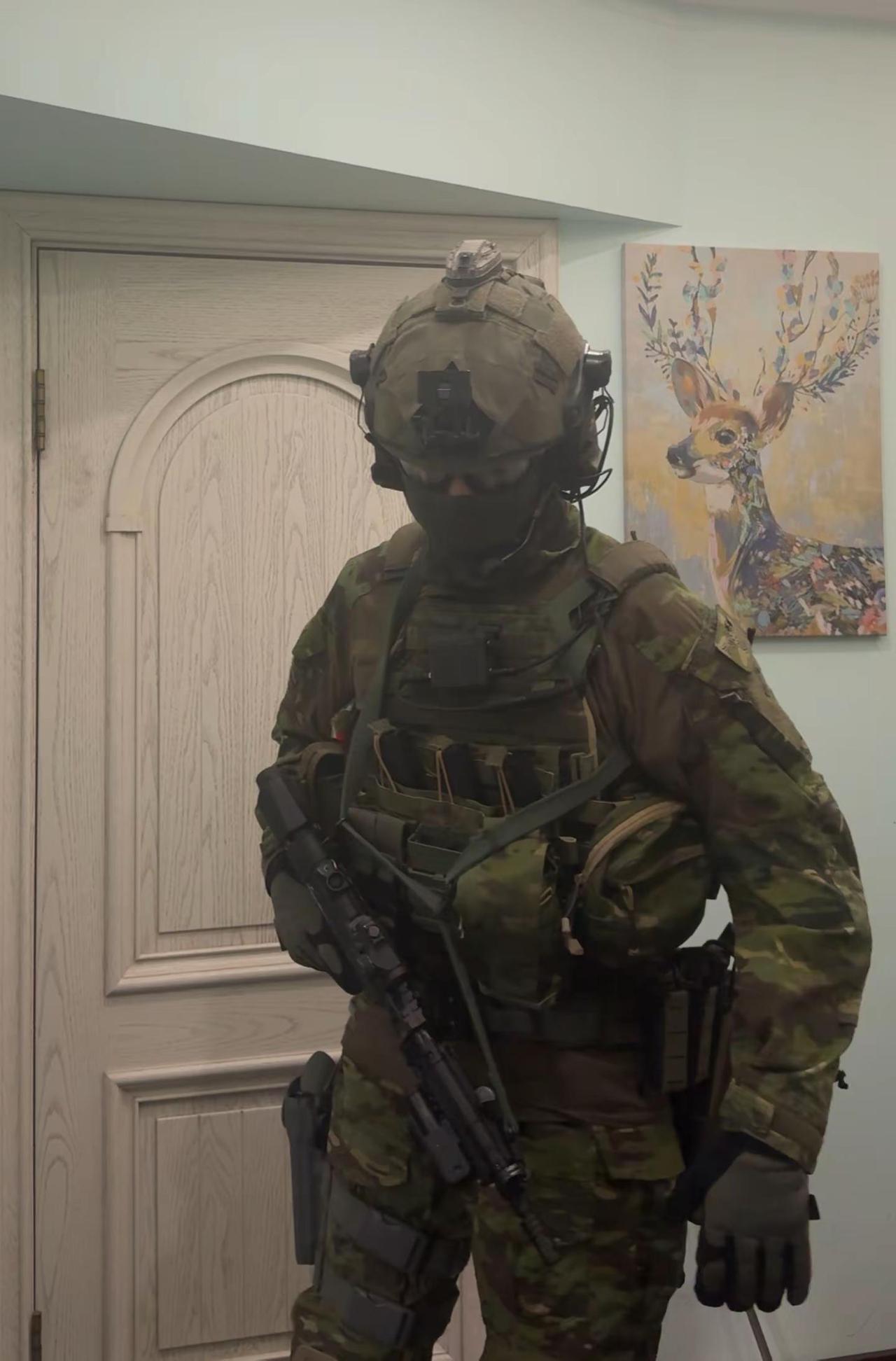 比较喜欢的一张老飞并对其进行拙劣模仿图为安全软蛋模型 影视道具 飞虎队