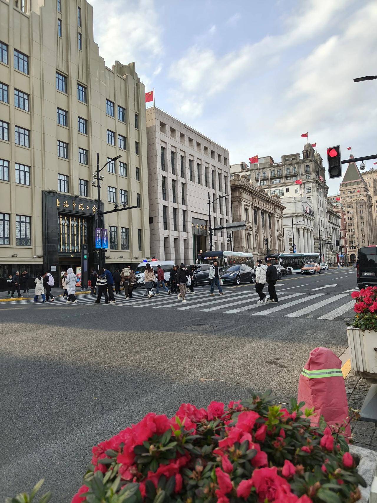 春日出行随手拍实景图分享！

没事外滩走一圈~🌷🌷🌷🌷