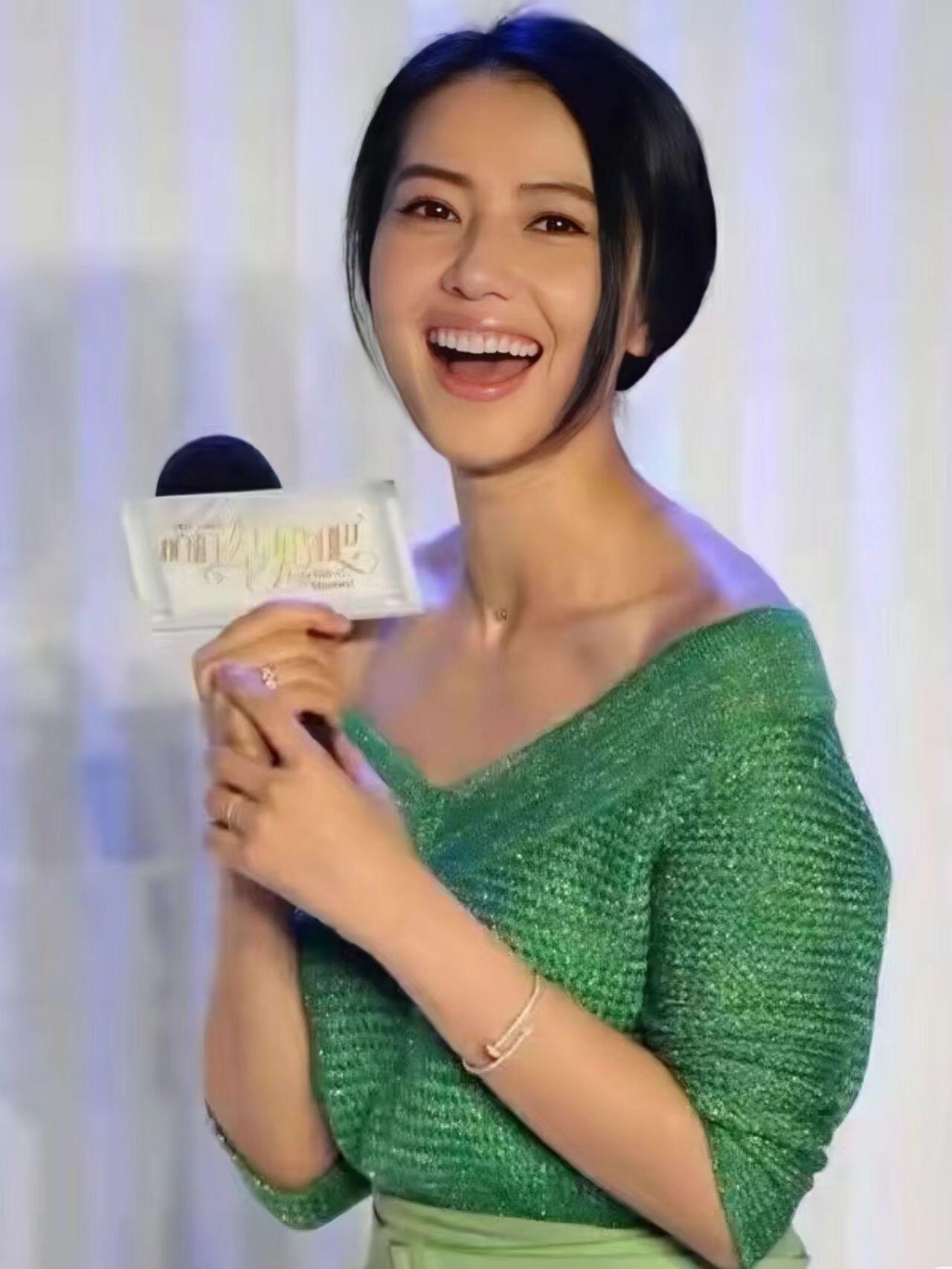 我心中最美的周芷若，可以说是我的初代荧幕女神 