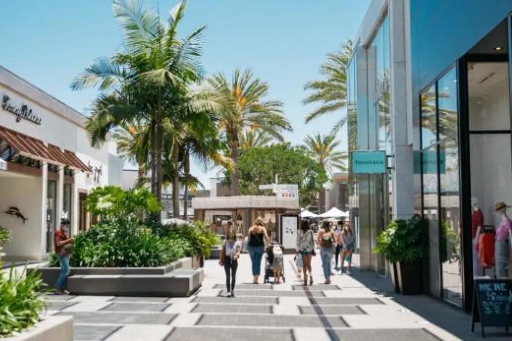 【海归送外卖？或者接受很低的工资工作？这是个巨大的错误。】
如果你的英文不错，一