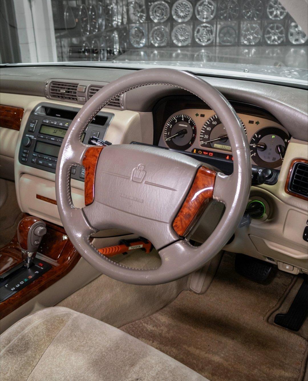 2000年款丰田皇冠Royal Saloon JZS175豪华C级轿车美图鉴赏，