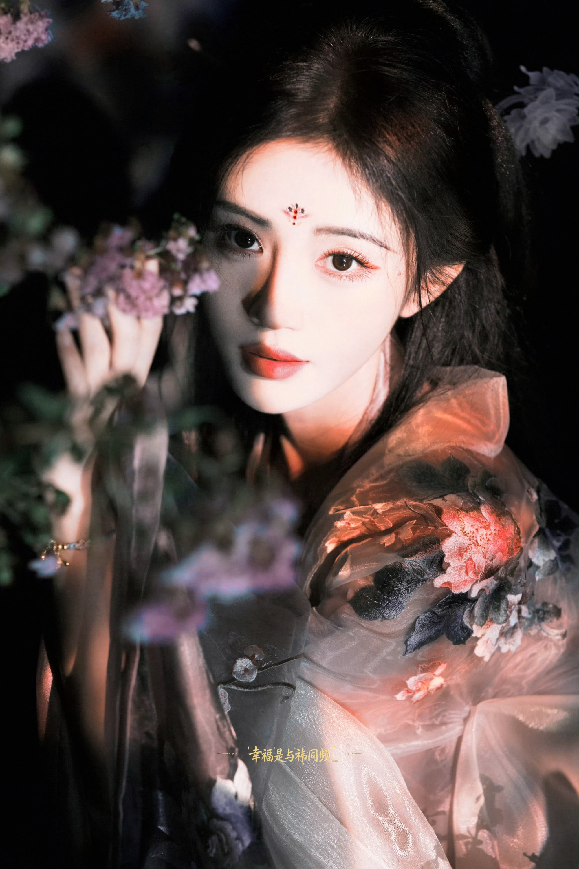 花间留影🌸鞠婧祎 ​​​