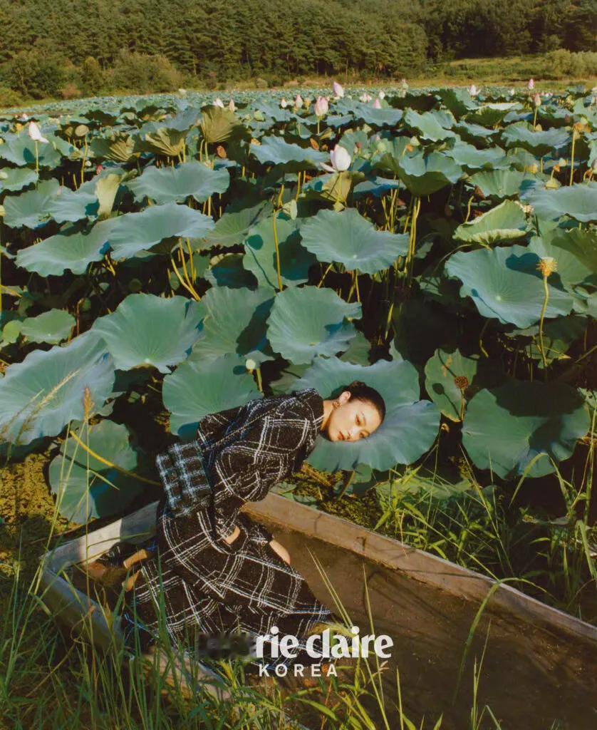 Marie Claire Korea 九月刊Chanel秋冬服饰画报，模特Ji 