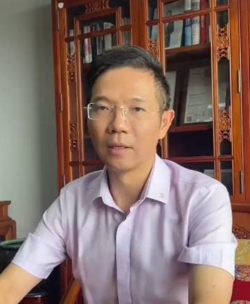 好紧张啊！


李圣律师下午去调一审录像
就是传说中的415那段

这事虽然不算