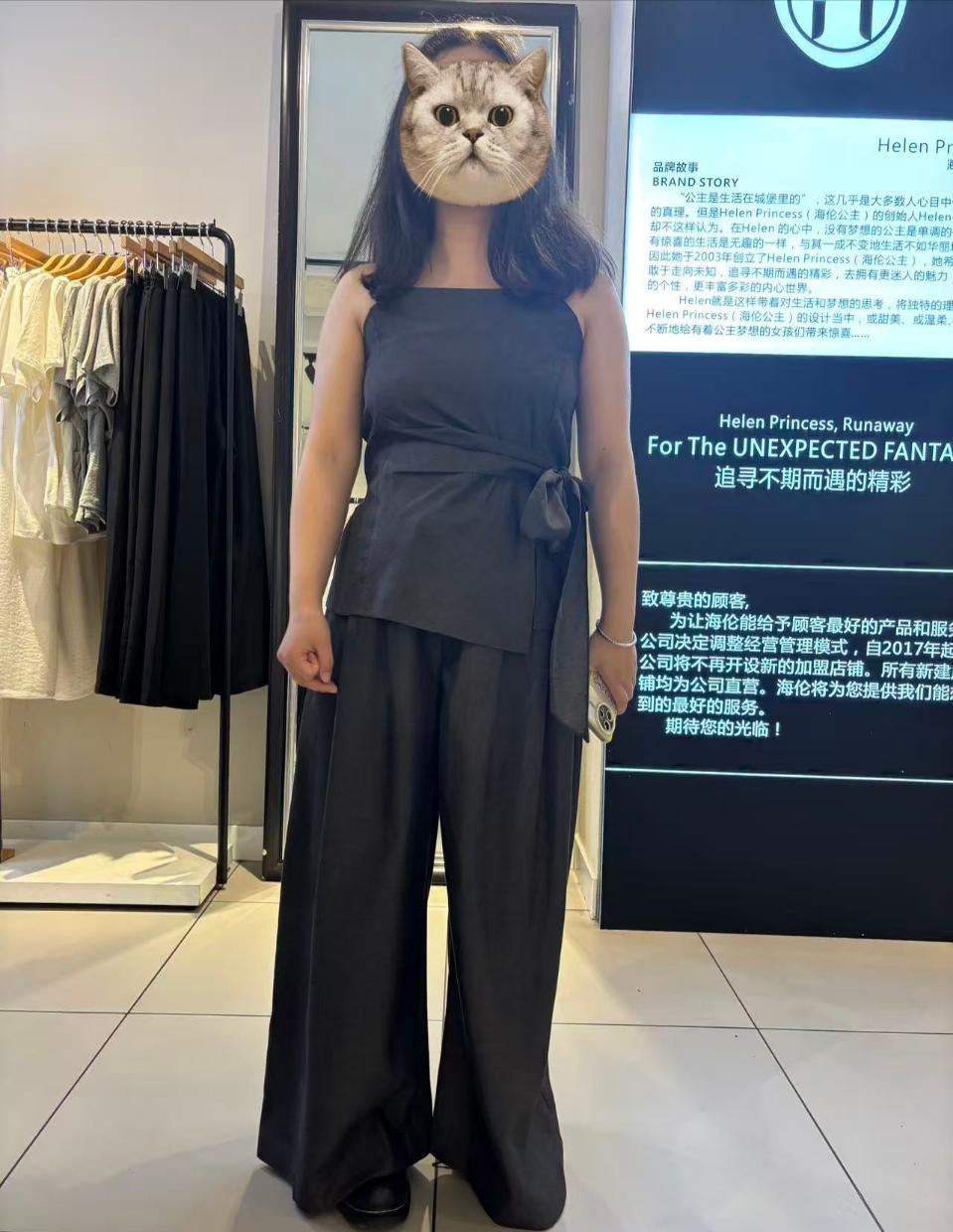 52458
【】求此套衣服的外搭推荐[可怜] ​​​