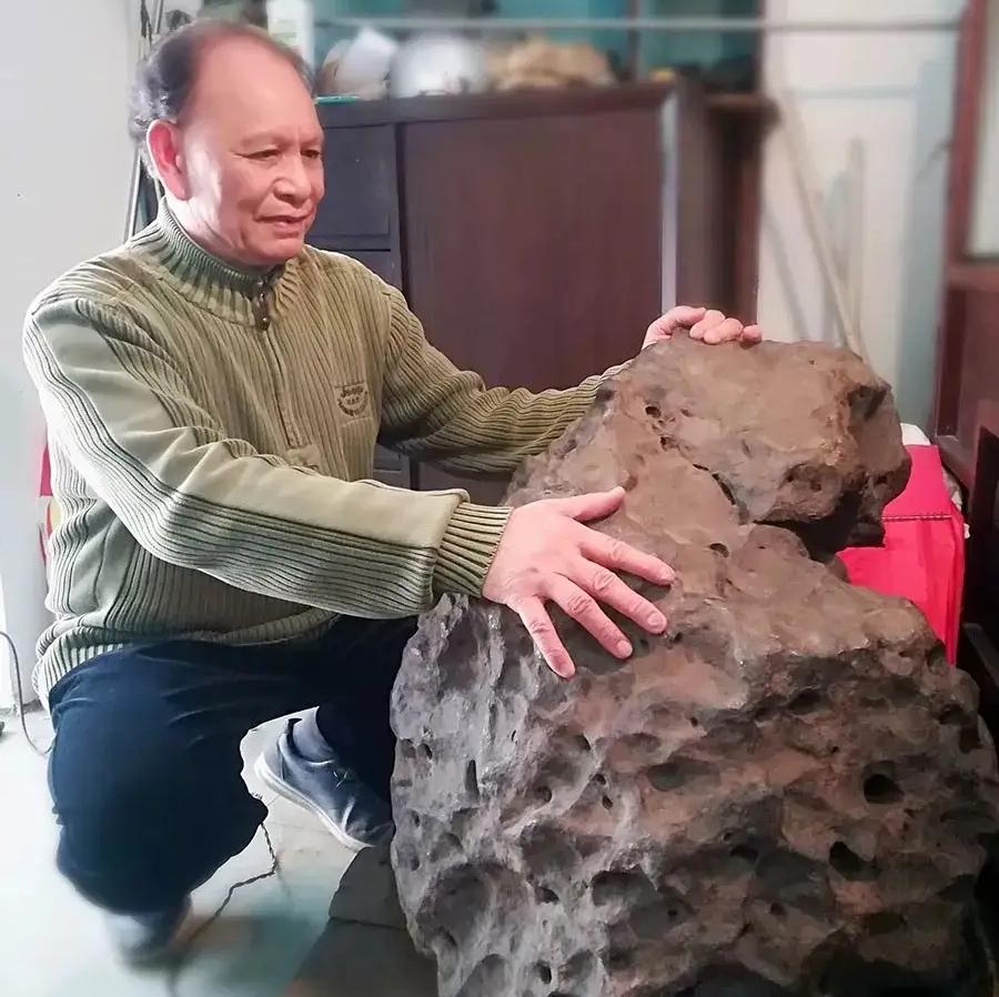 惊爆！浙江收废品的老夫妻竟在河边“挖”到千年国宝！四月初，湖州吴兴高新园区，老两