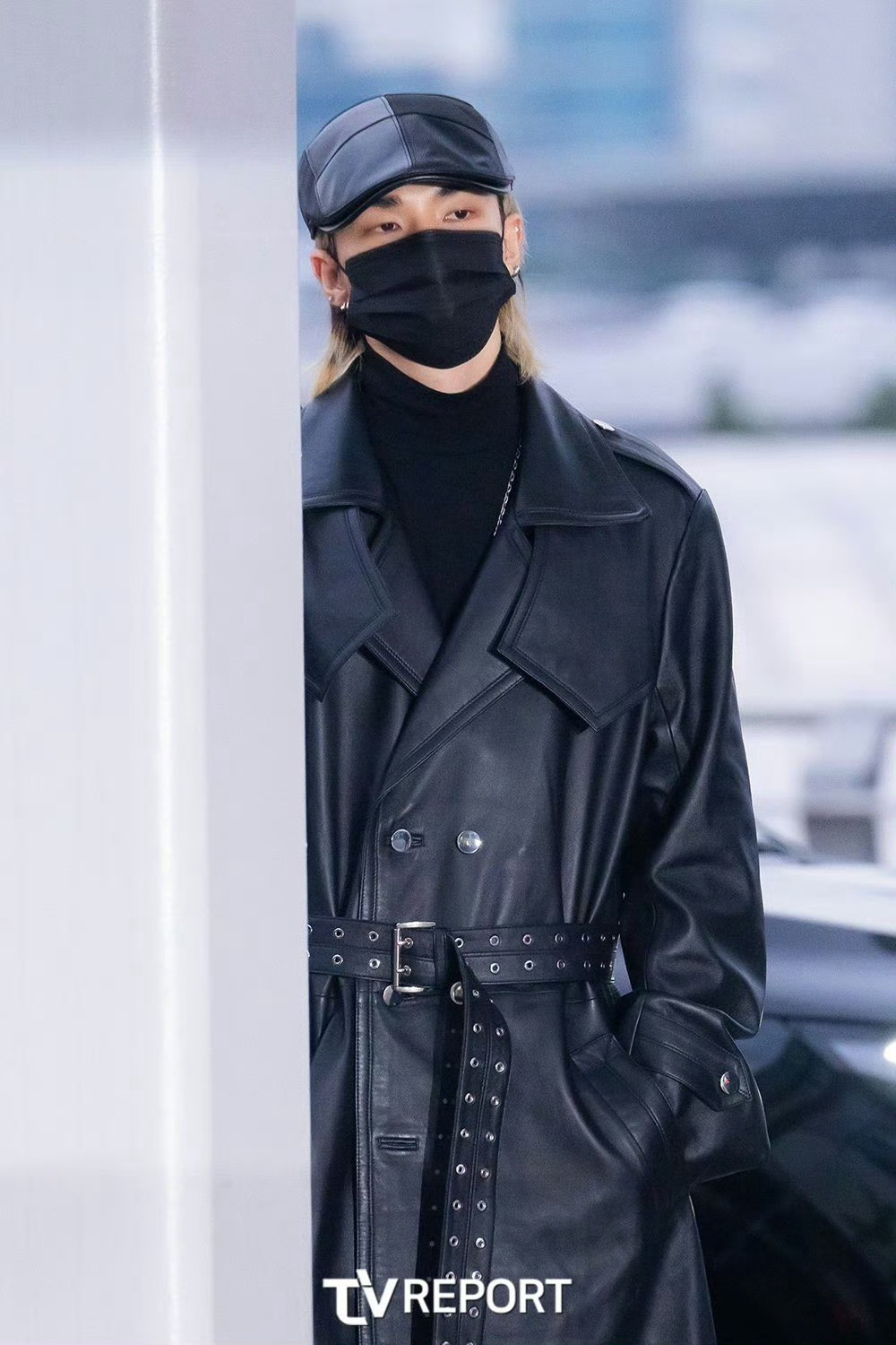 黄铉辰今日份机场出发all black穿搭➕金发造型帅气十足 机场男模起落平安 