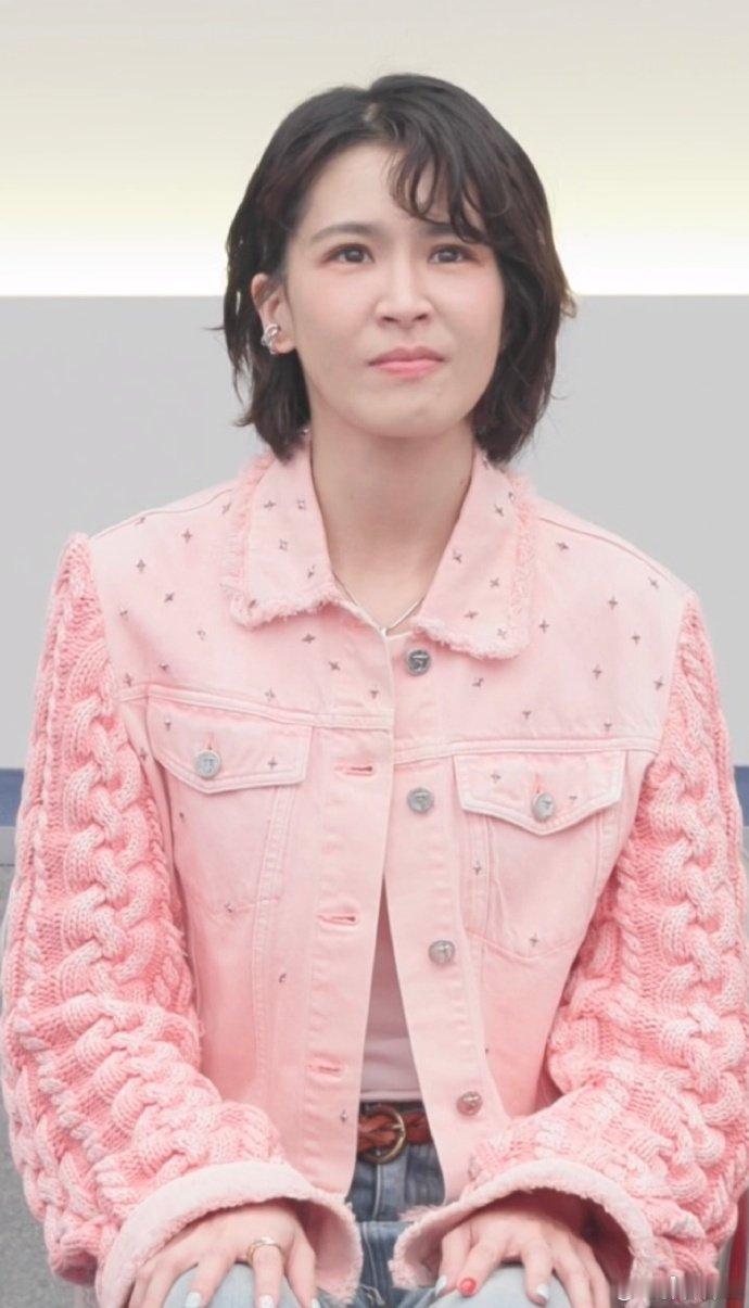 曾沛慈曾沛慈差点把我看哭了乘风2026默默在后台注视好友、忍不住落泪，曾沛慈的温